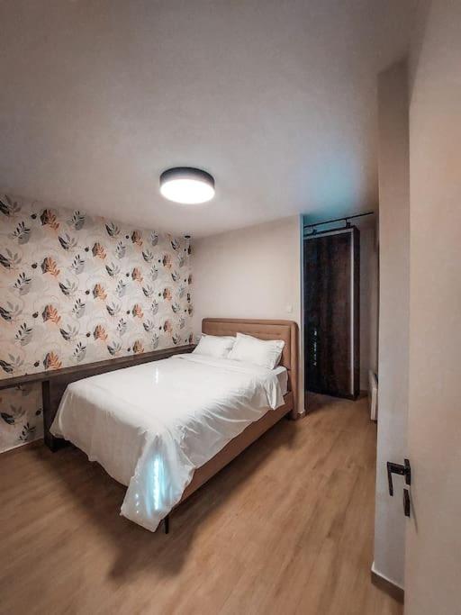 Apartment Iris Livadeia